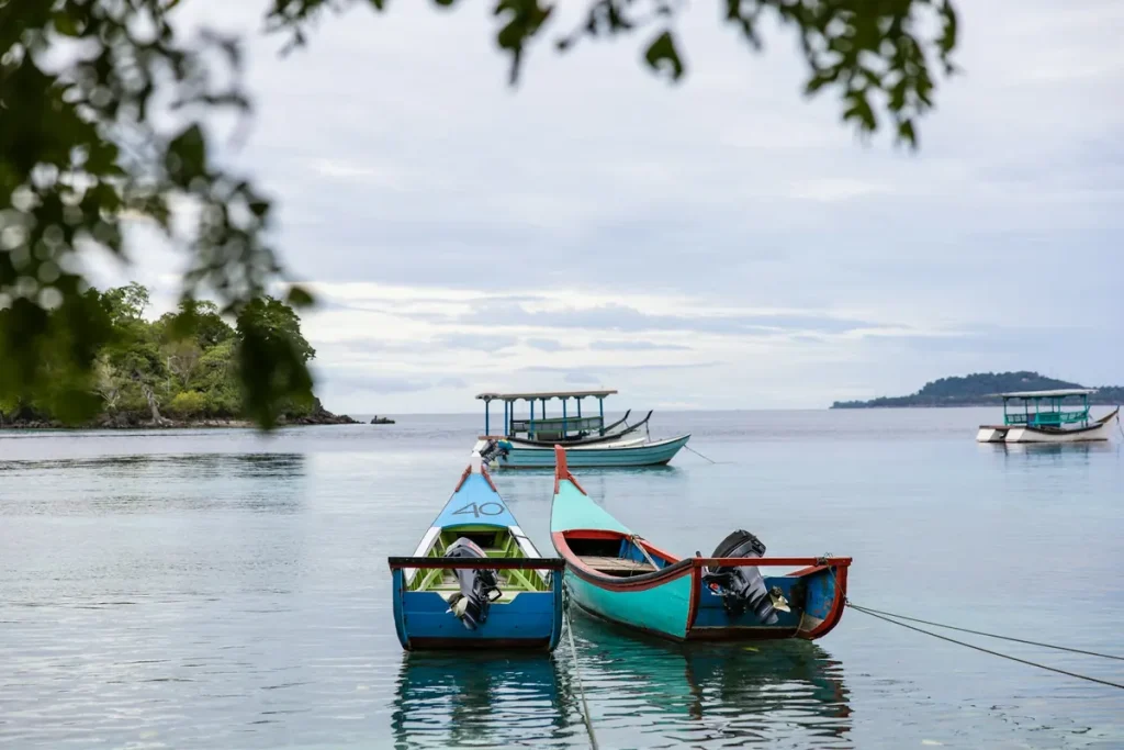 What’s Included in Derawan Island Tours